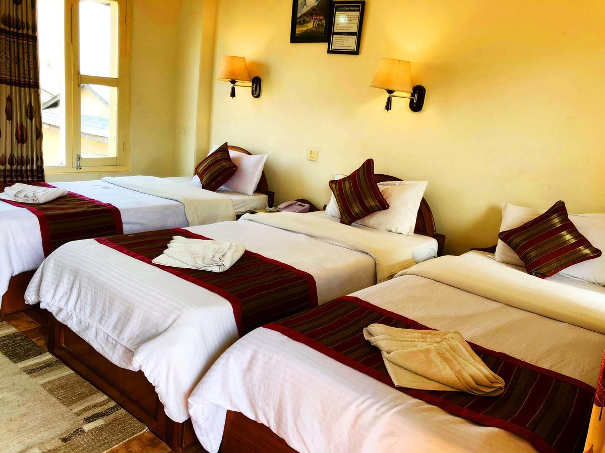 Hotel Grand Holiday Pokhara Kültér fotó