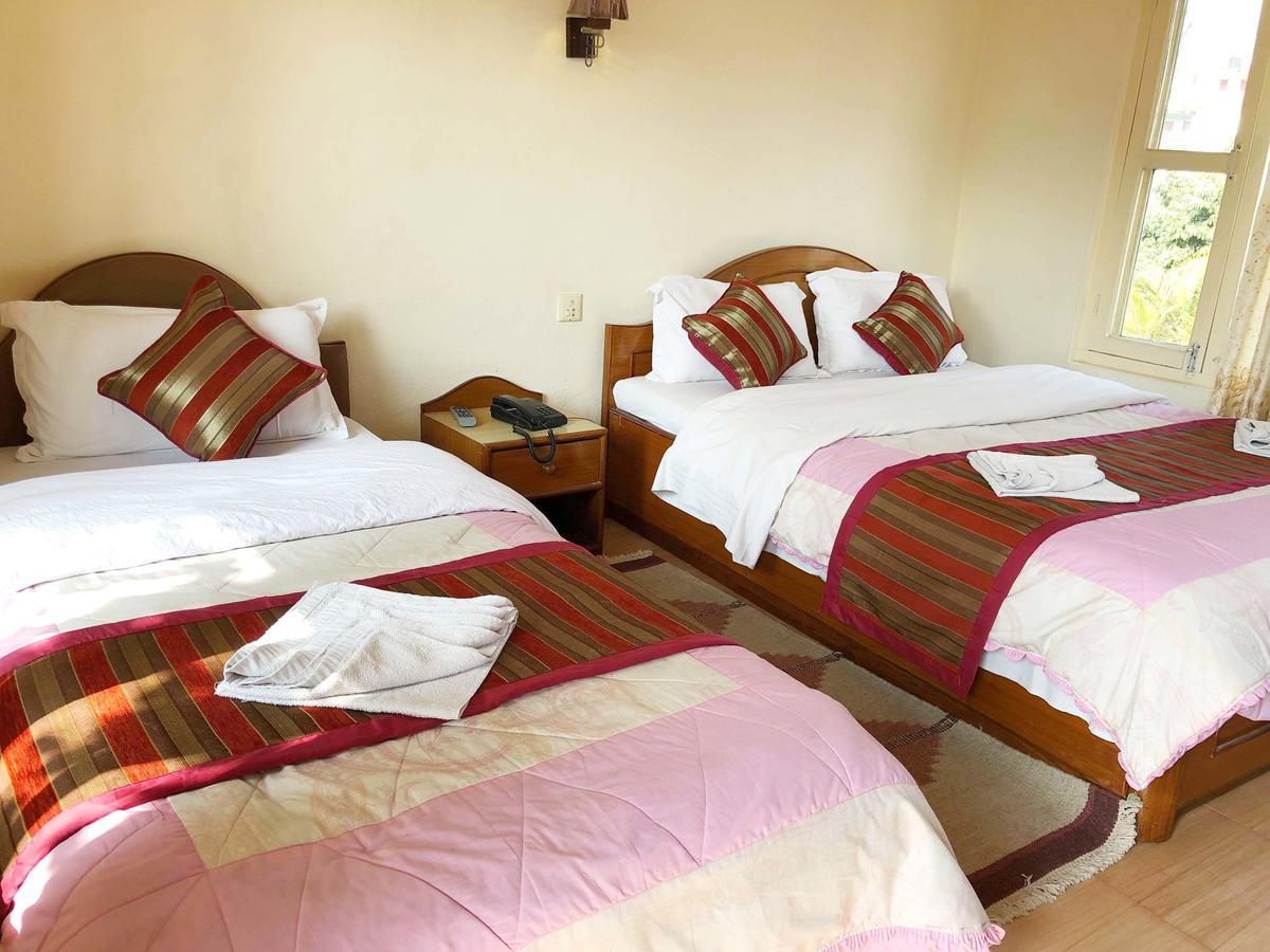 Hotel Grand Holiday Pokhara Kültér fotó