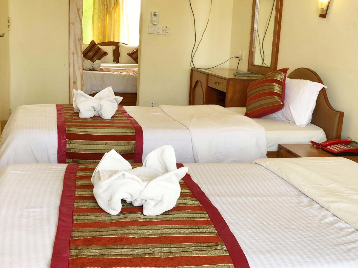 Hotel Grand Holiday Pokhara Kültér fotó
