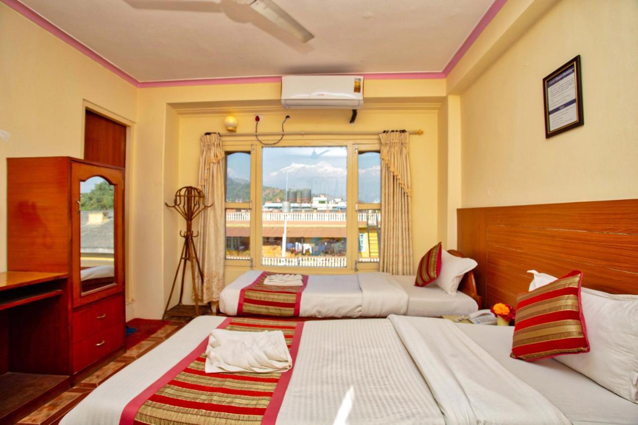 Hotel Grand Holiday Pokhara Kültér fotó