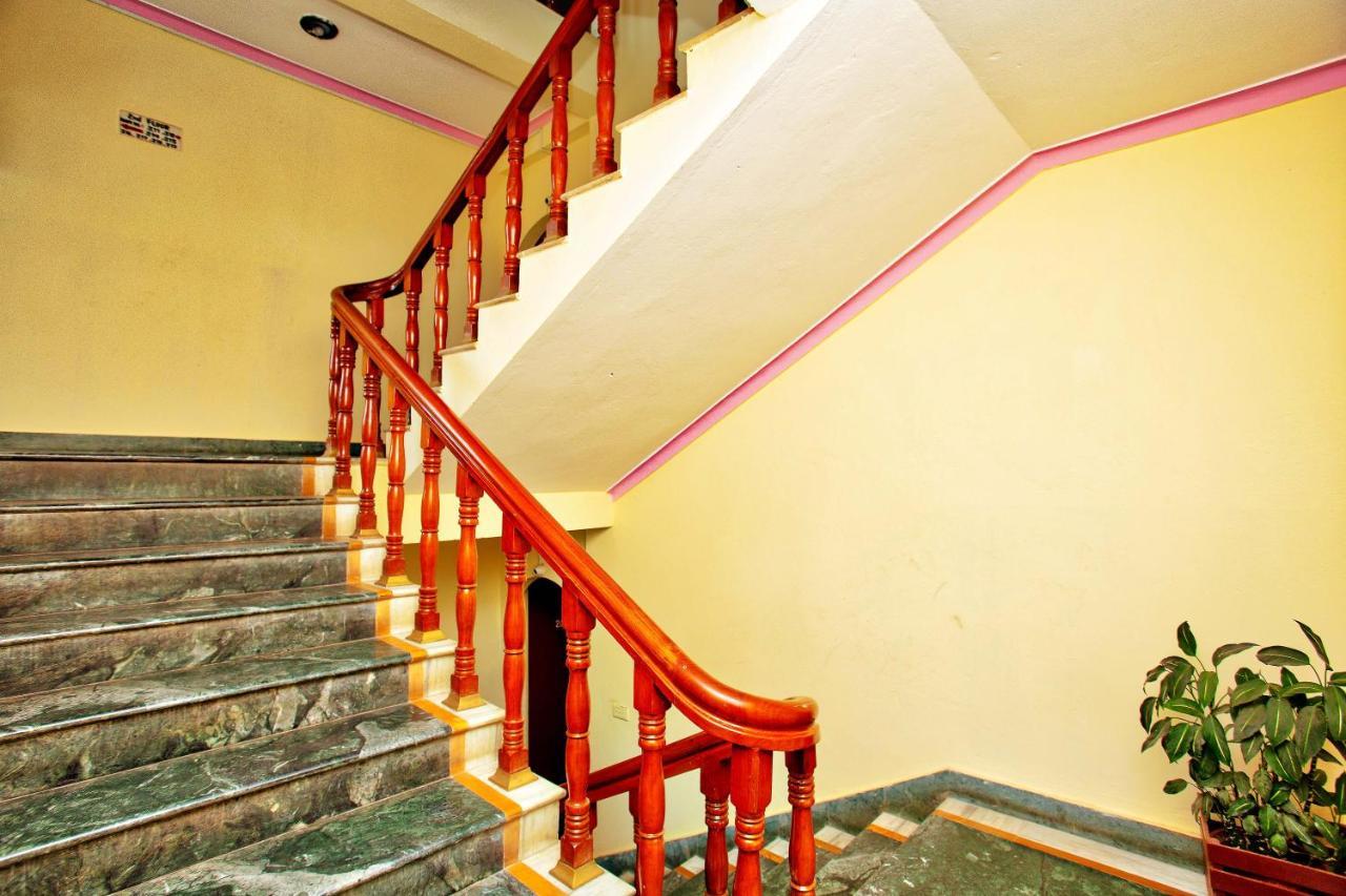 Hotel Grand Holiday Pokhara Kültér fotó