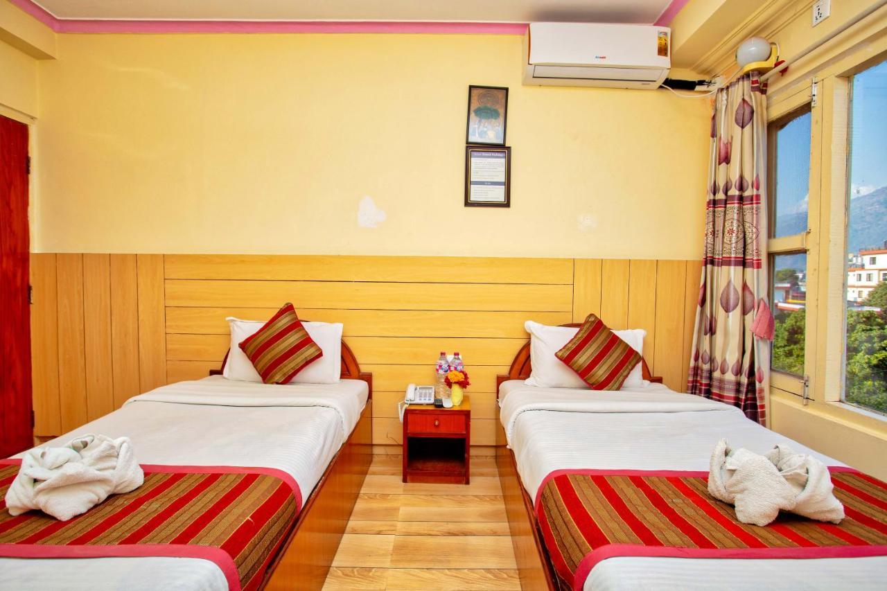 Hotel Grand Holiday Pokhara Kültér fotó