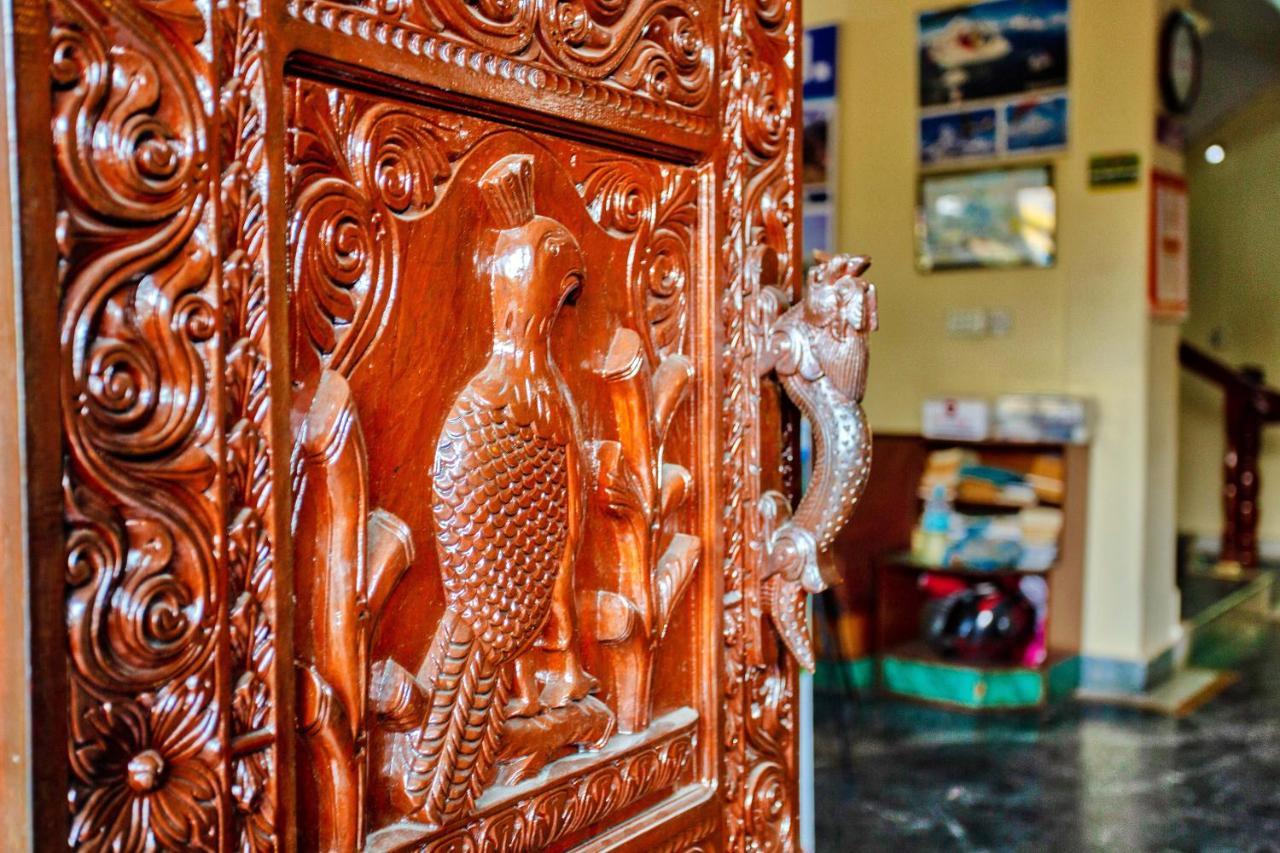 Hotel Grand Holiday Pokhara Kültér fotó