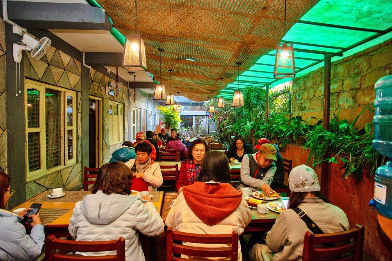 Hotel Grand Holiday Pokhara Kültér fotó