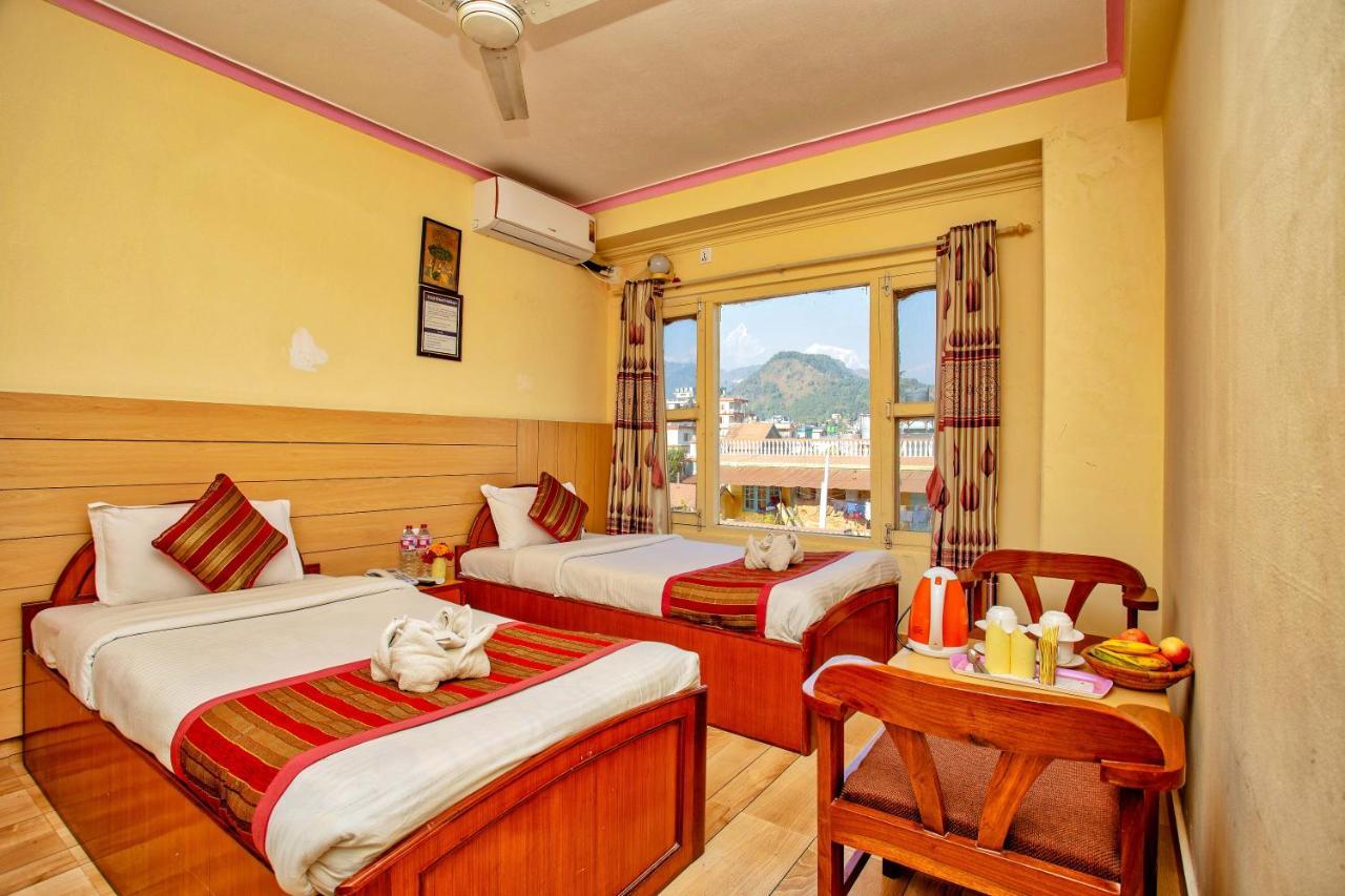 Hotel Grand Holiday Pokhara Kültér fotó