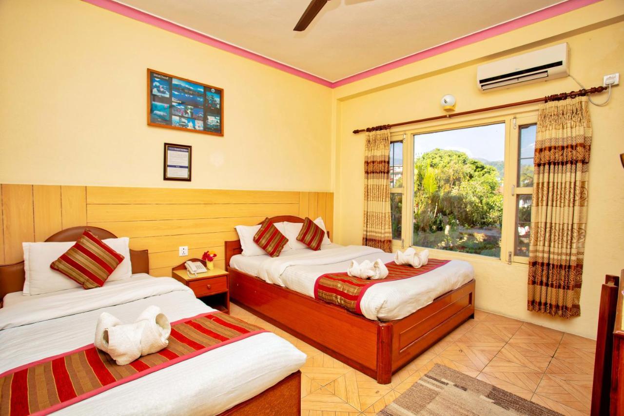 Hotel Grand Holiday Pokhara Kültér fotó